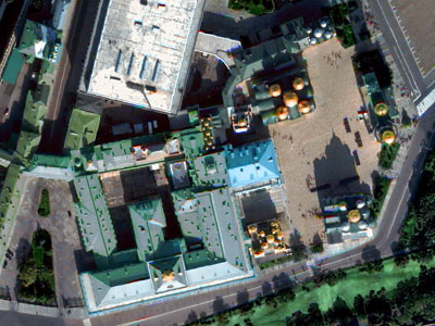 Образец снимка с разрешением 30 см со спутника WorldView-3 (Москва, Соборная площадь Кремля)