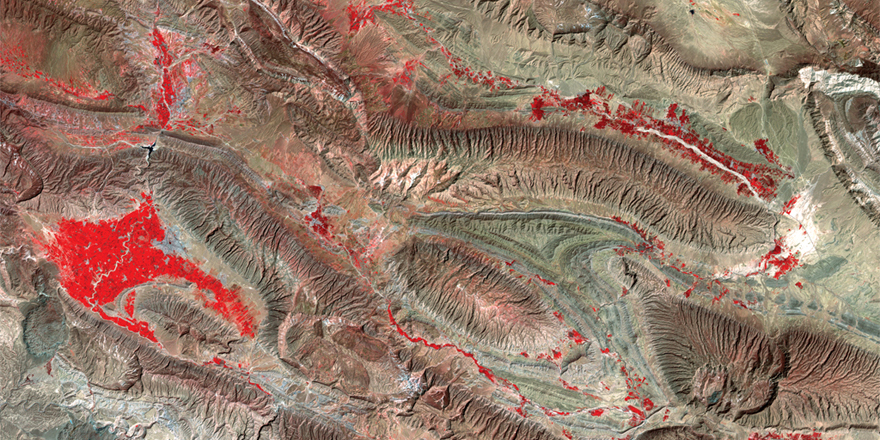 Горы Загрос, Иран, Космический снимок Landsat-7 (синтез NIRRG)